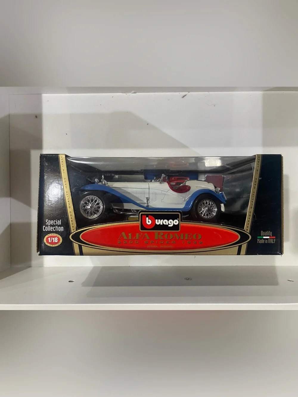 Bburago Alfa Romeo 2300 Spider 1932 Die-Cast Model - Blue & White
